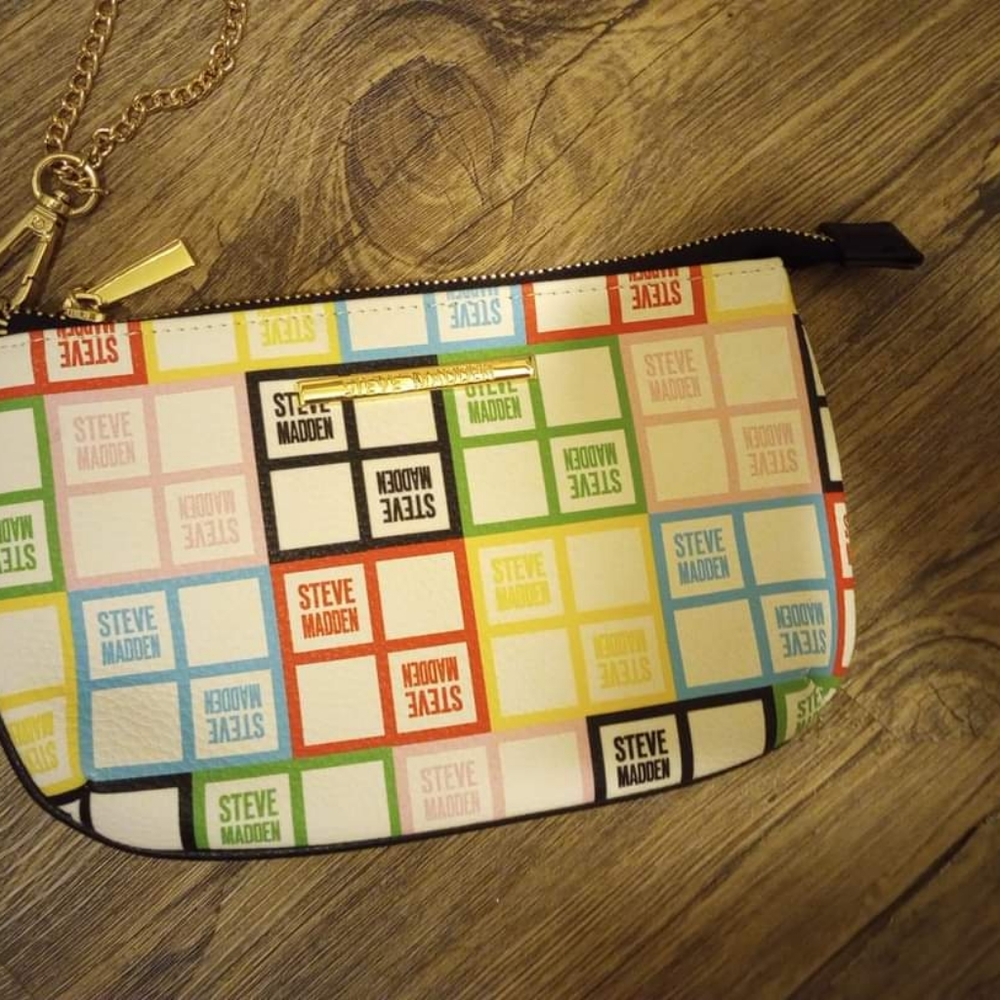 Steve Madden wristlet